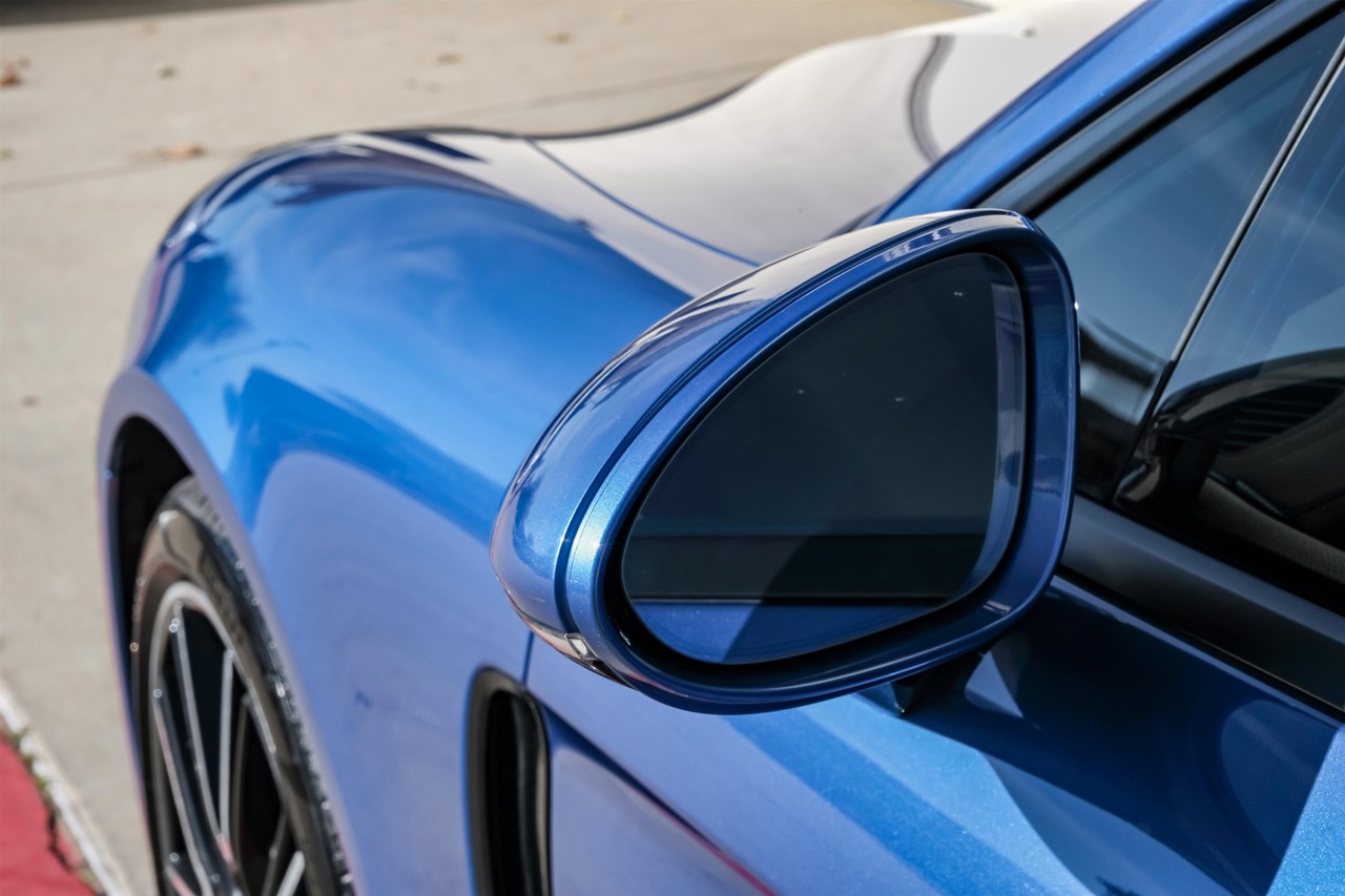 Porsche Panamera Vehicle Main Gallery Image 56