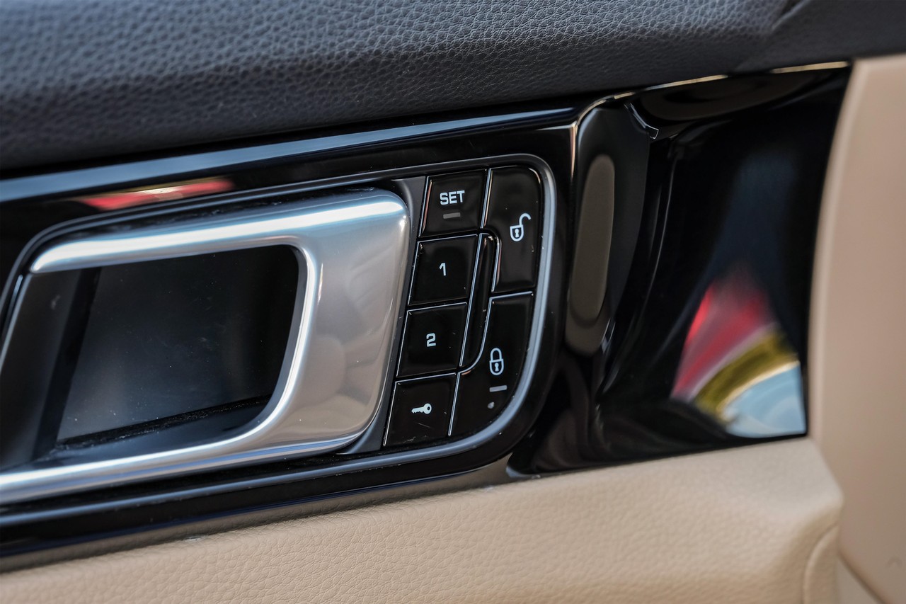 Porsche Panamera Vehicle Main Gallery Image 59