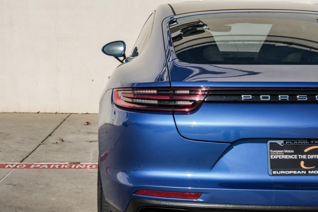 Porsche Panamera Vehicle Main Gallery Image 64