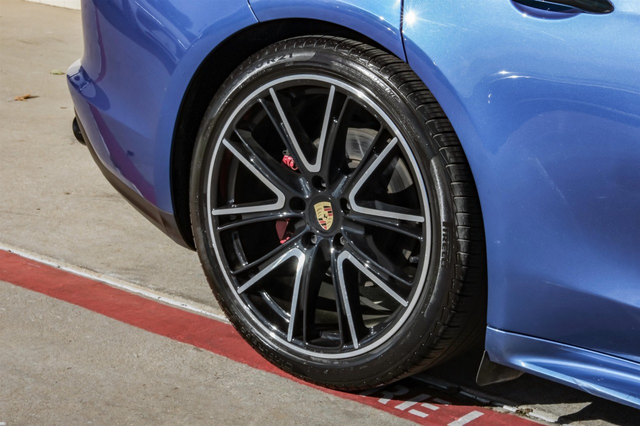 Porsche Panamera Vehicle Main Gallery Image 69