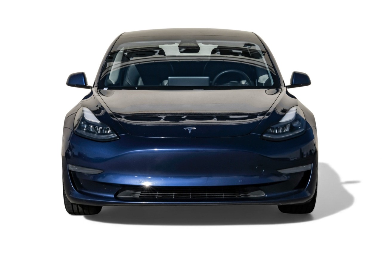 Tesla Model 3 Vehicle Main Gallery Image 06
