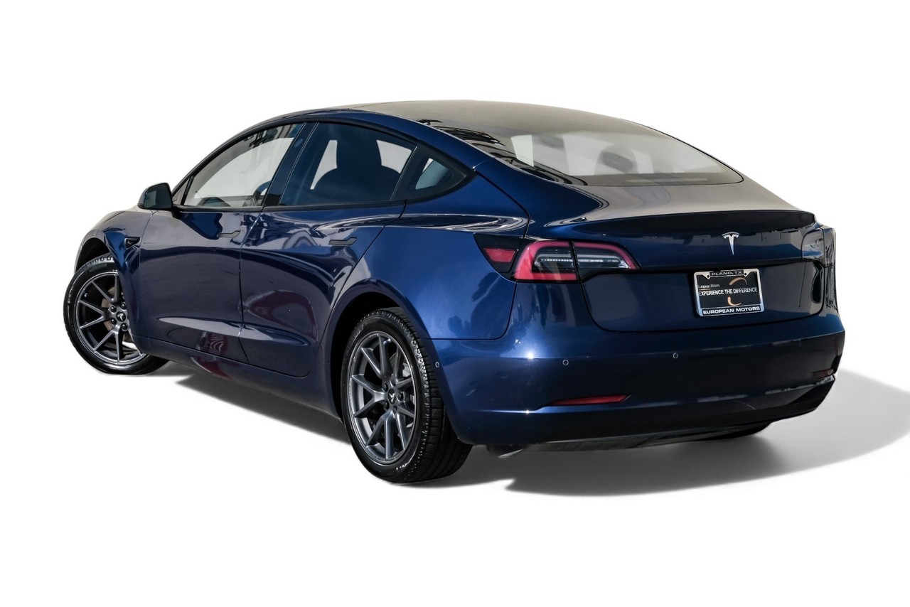 Tesla Model 3 Vehicle Main Gallery Image 11