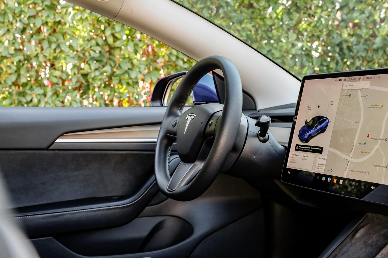 Tesla Model 3 Vehicle Main Gallery Image 14