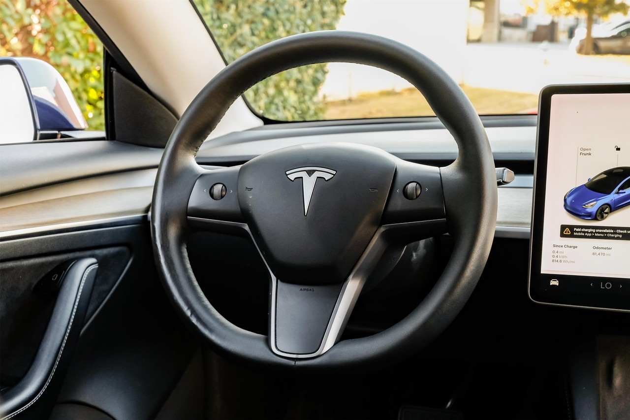 Tesla Model 3 Vehicle Main Gallery Image 17