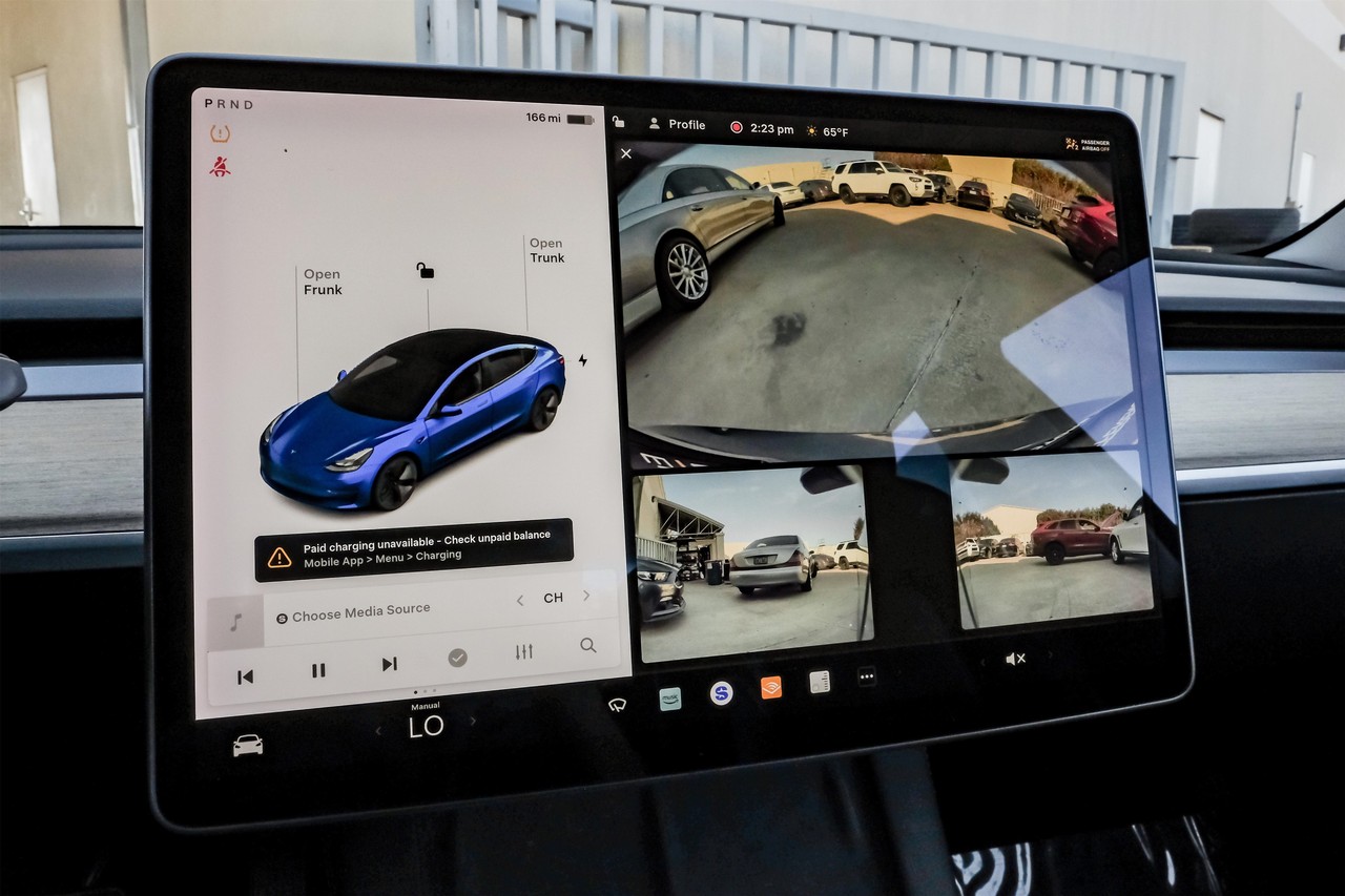 Tesla Model 3 Vehicle Main Gallery Image 22