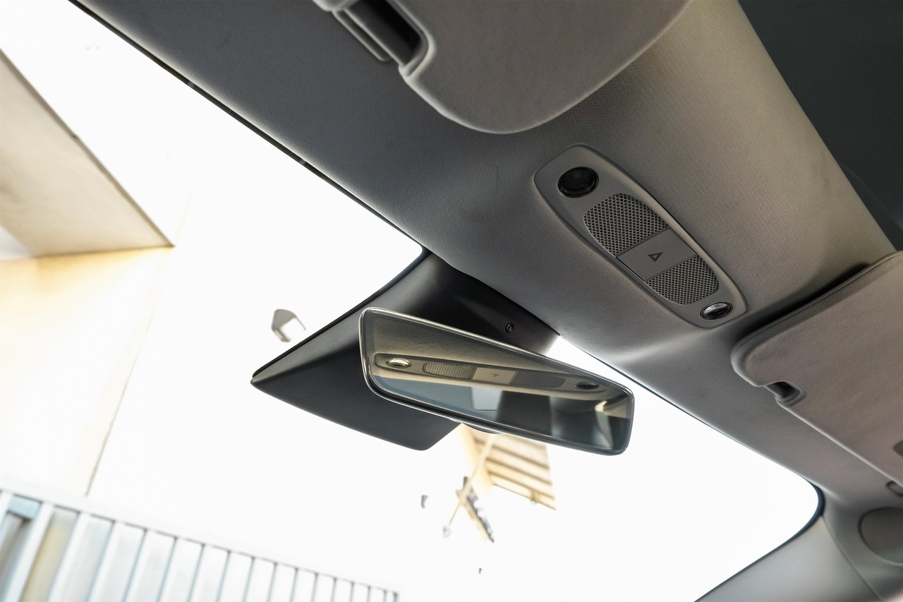 Tesla Model 3 Vehicle Main Gallery Image 23