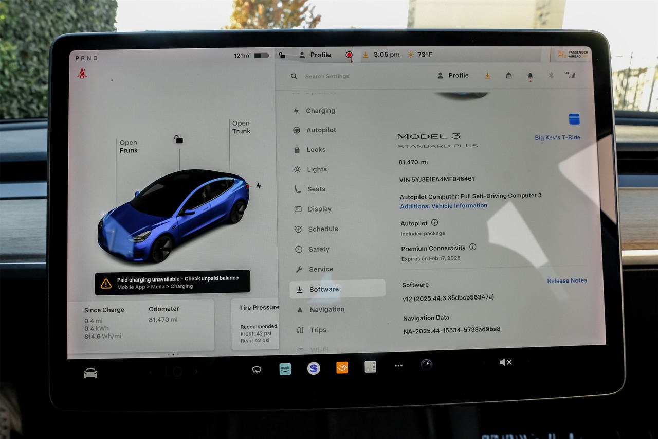 Tesla Model 3 Vehicle Main Gallery Image 27