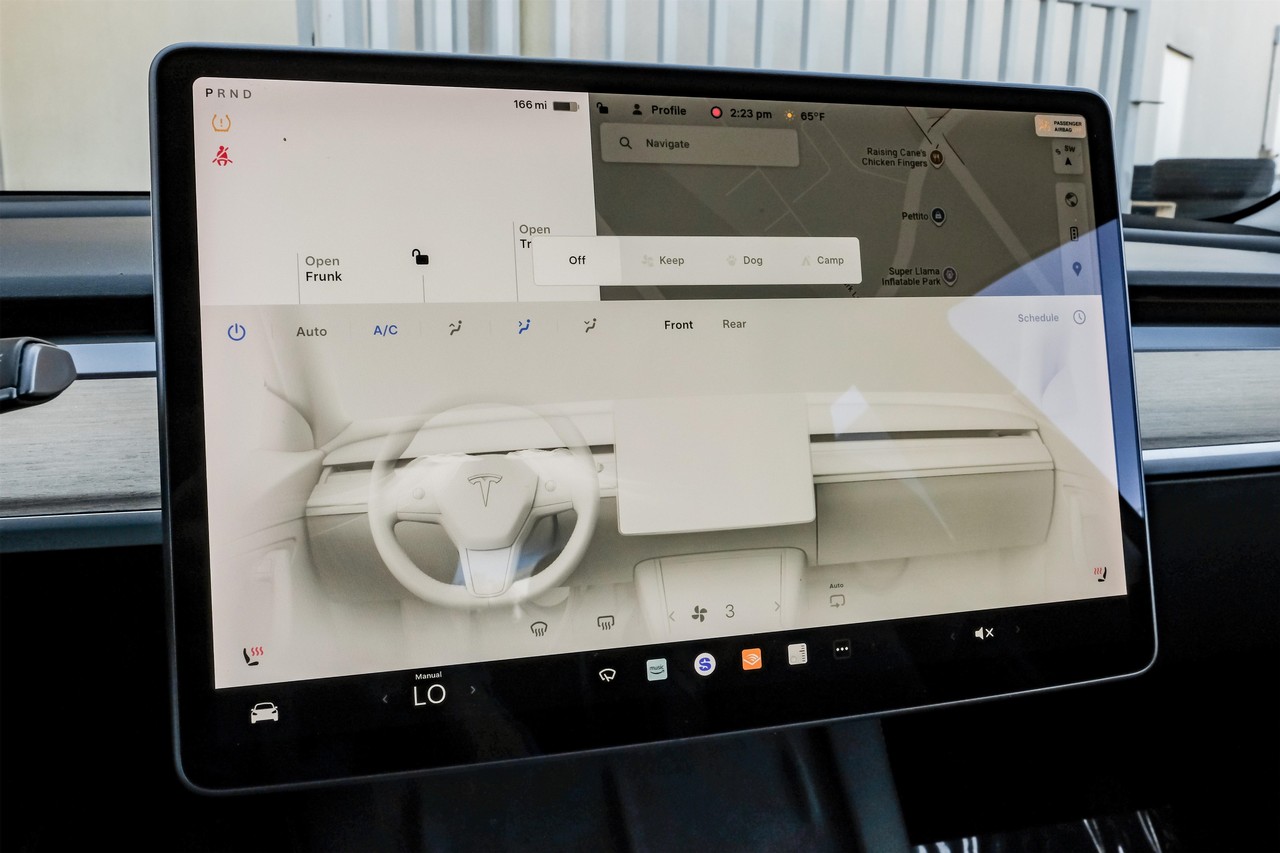 Tesla Model 3 Vehicle Main Gallery Image 33