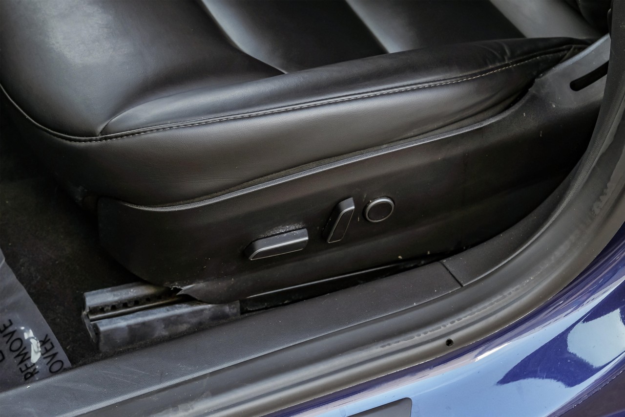 Tesla Model 3 Vehicle Main Gallery Image 37