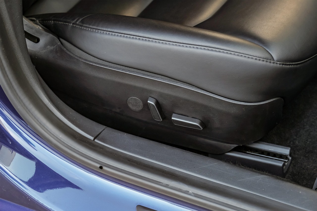 Tesla Model 3 Vehicle Main Gallery Image 40