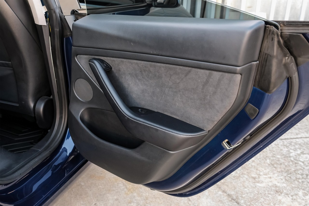 Tesla Model 3 Vehicle Main Gallery Image 52