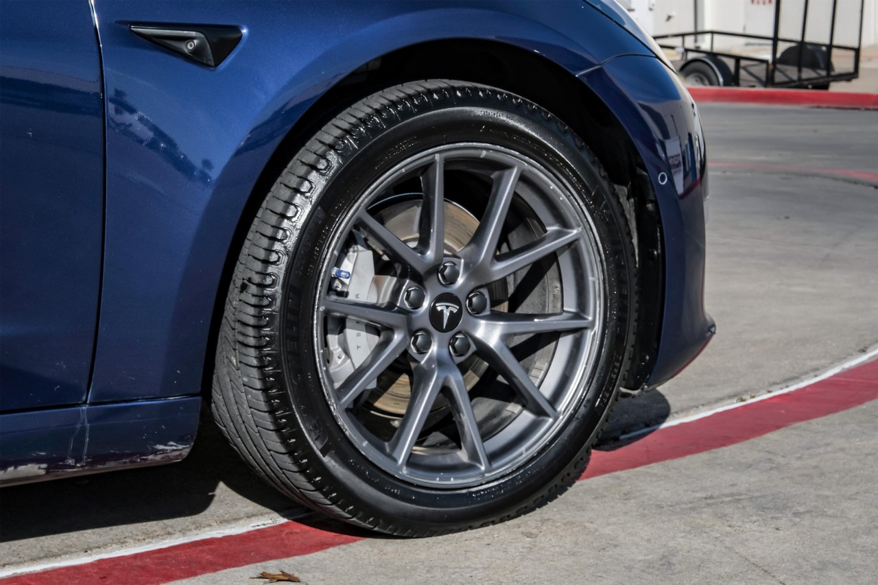 Tesla Model 3 Vehicle Main Gallery Image 62