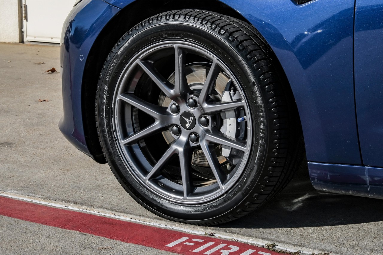 Tesla Model 3 Vehicle Main Gallery Image 63