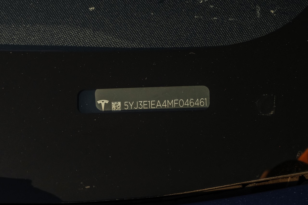 Tesla Model 3 Vehicle Main Gallery Image 67