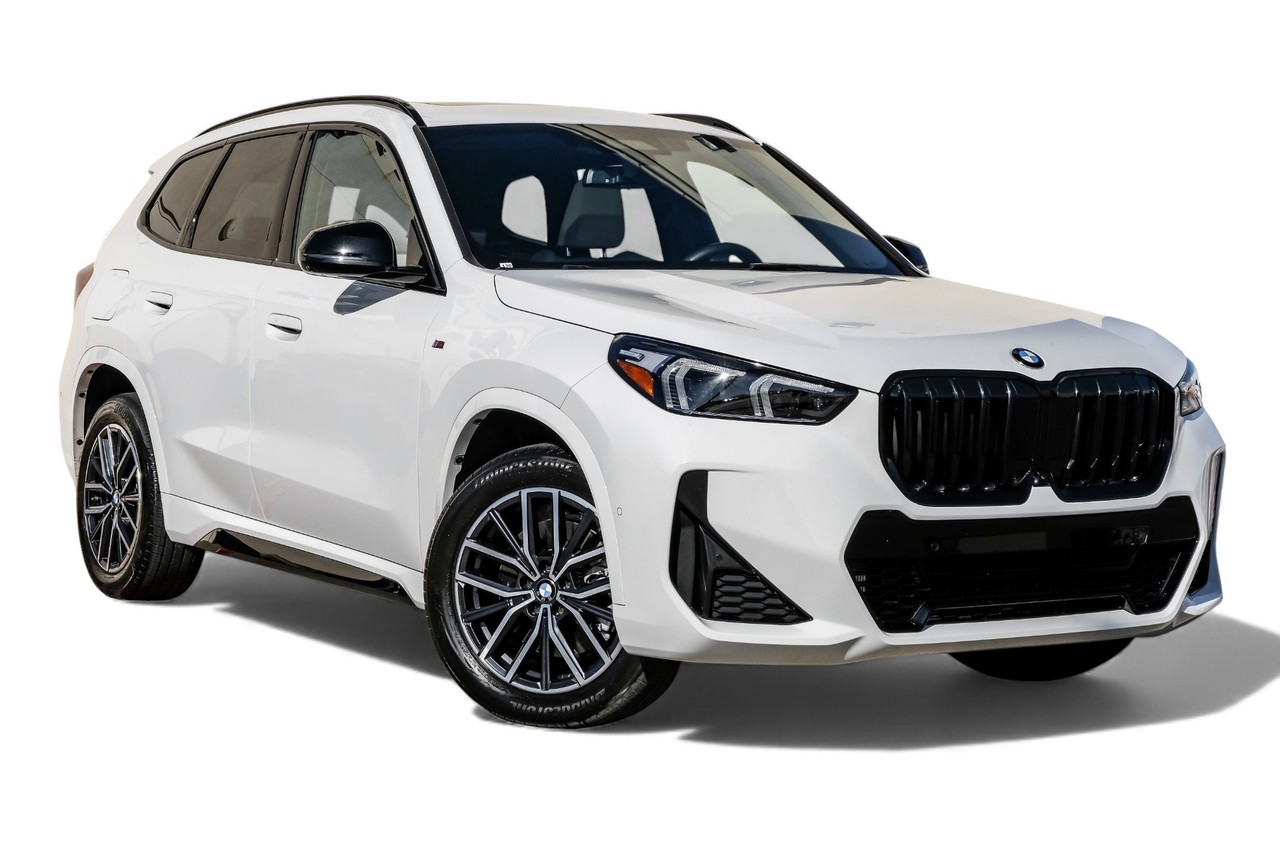 BMW X1 Vehicle Main Gallery Image 07