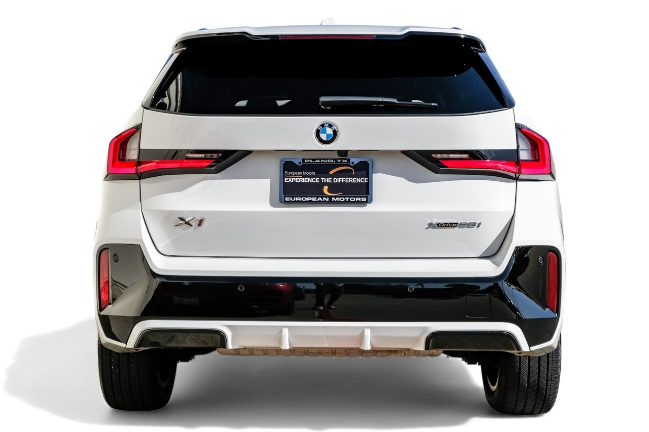 BMW X1 Vehicle Main Gallery Image 10