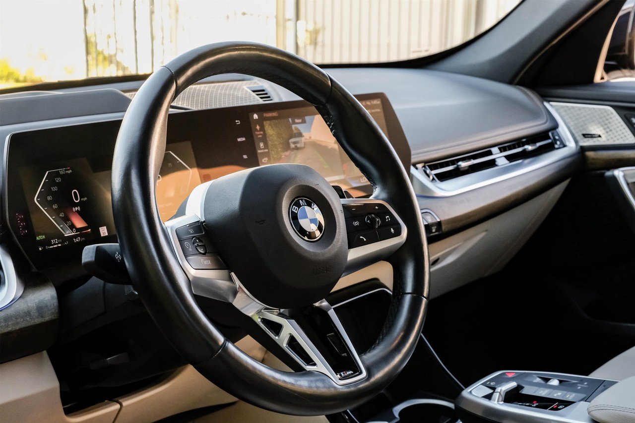 BMW X1 Vehicle Main Gallery Image 16