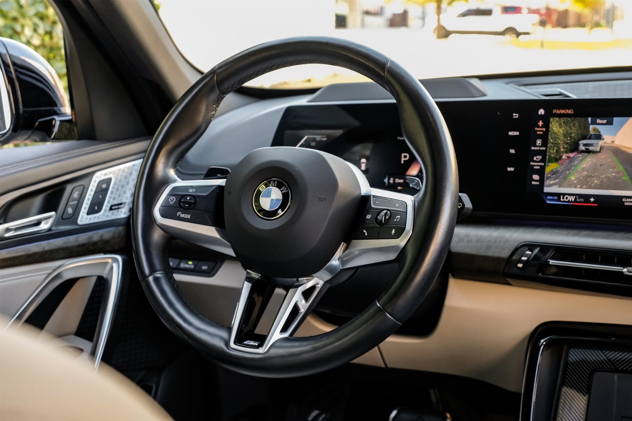 BMW X1 Vehicle Main Gallery Image 17