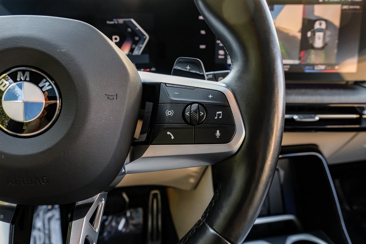 BMW X1 Vehicle Main Gallery Image 19