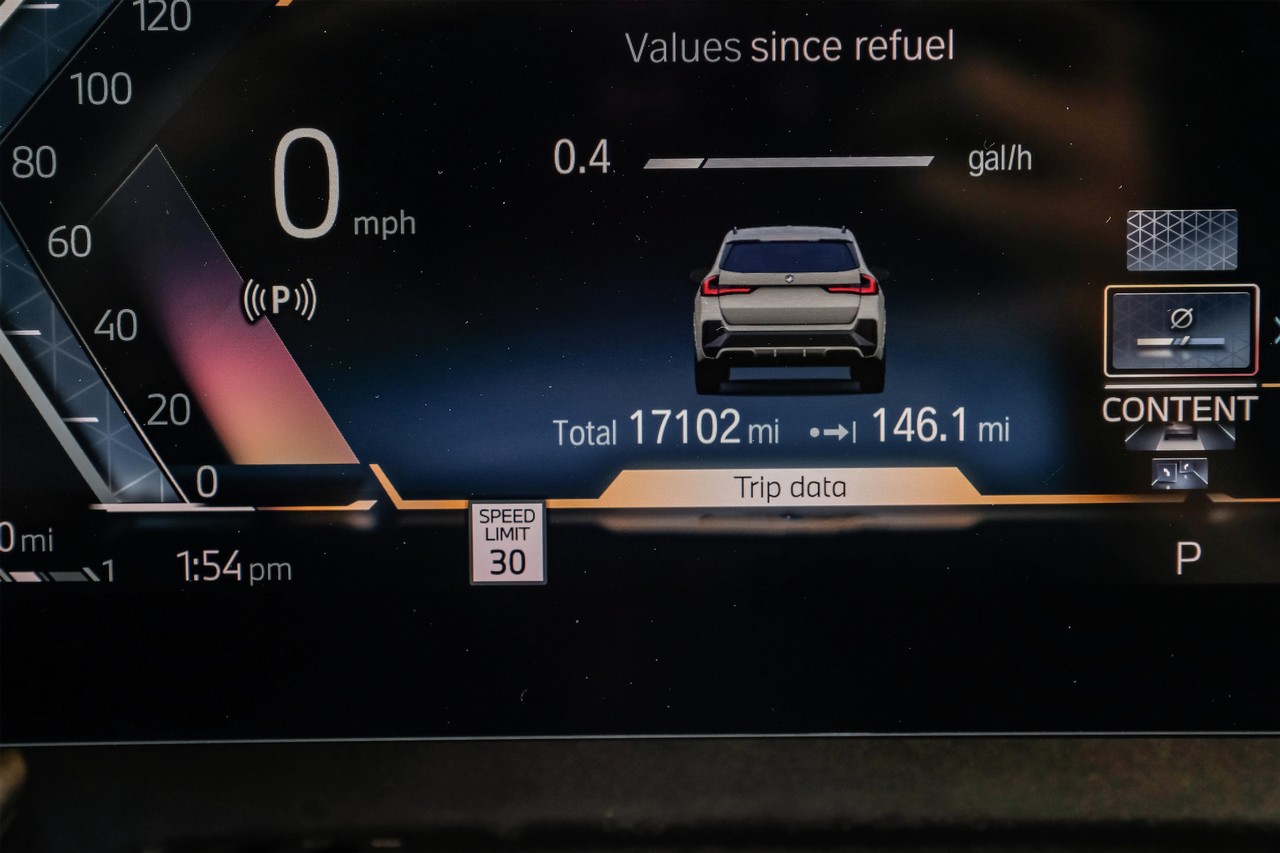 BMW X1 Vehicle Main Gallery Image 22