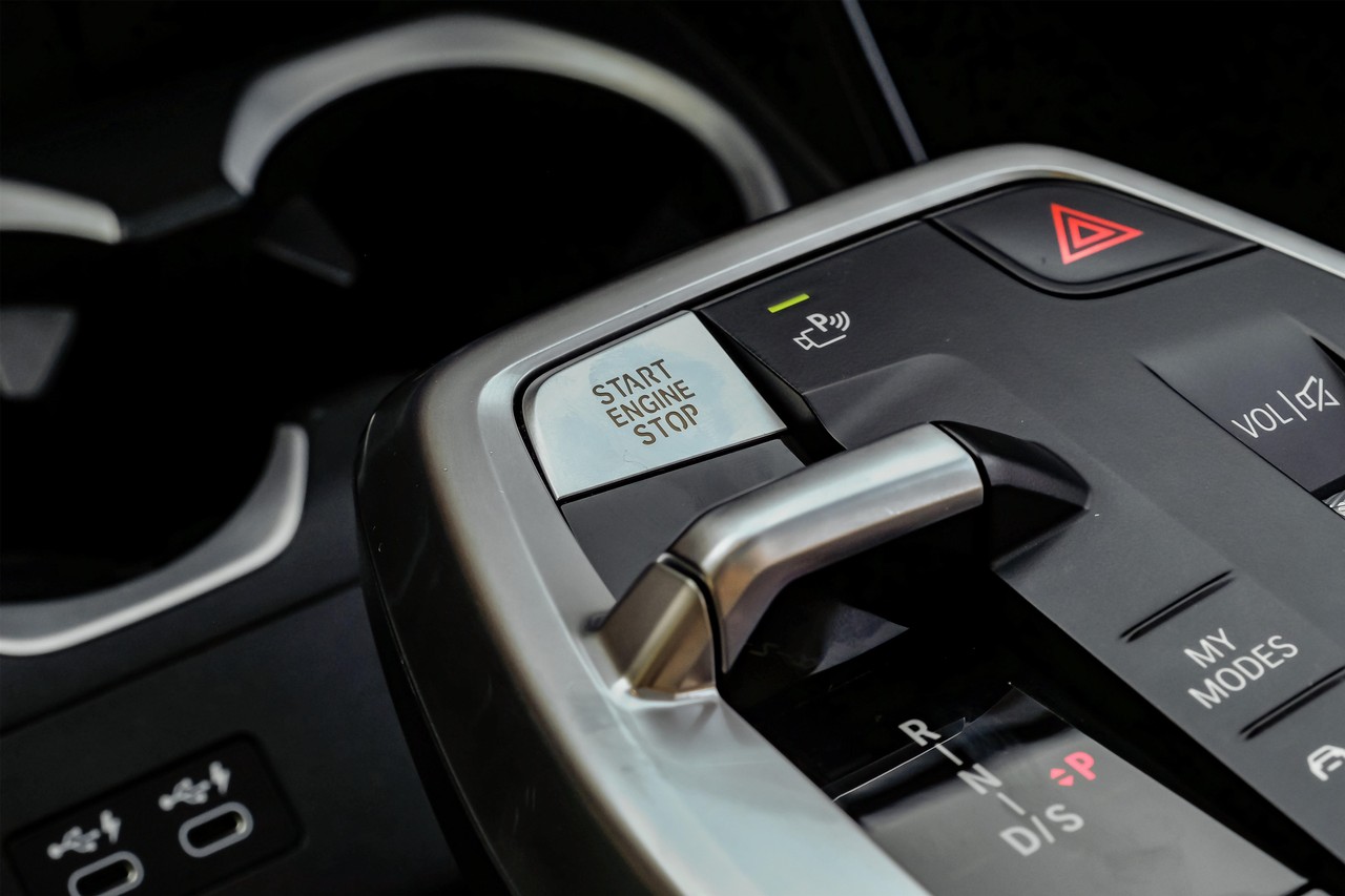 BMW X1 Vehicle Main Gallery Image 23