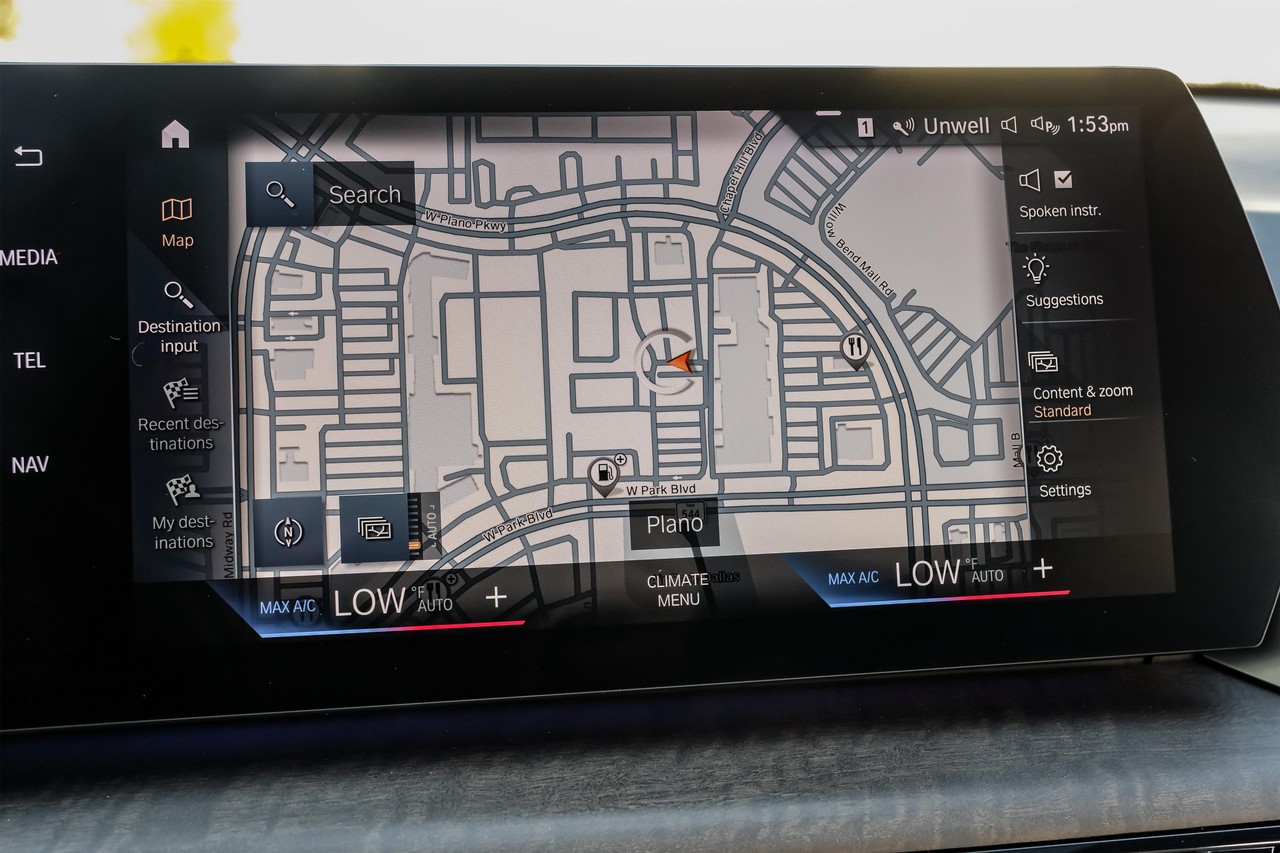 BMW X1 Vehicle Main Gallery Image 24