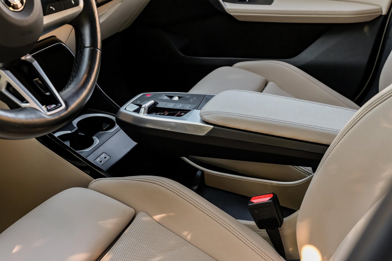 BMW X1 Vehicle Main Gallery Image 28