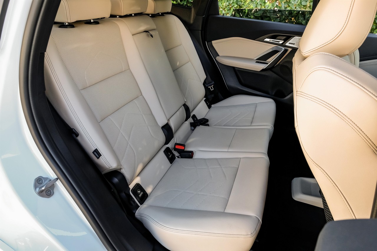 BMW X1 Vehicle Main Gallery Image 41