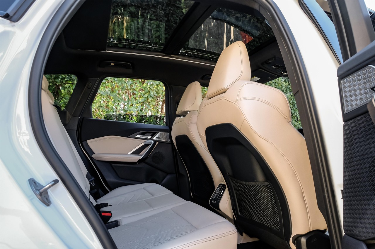 BMW X1 Vehicle Main Gallery Image 42