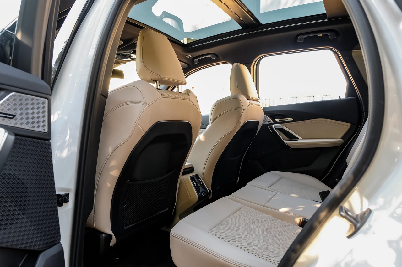 BMW X1 Vehicle Main Gallery Image 44