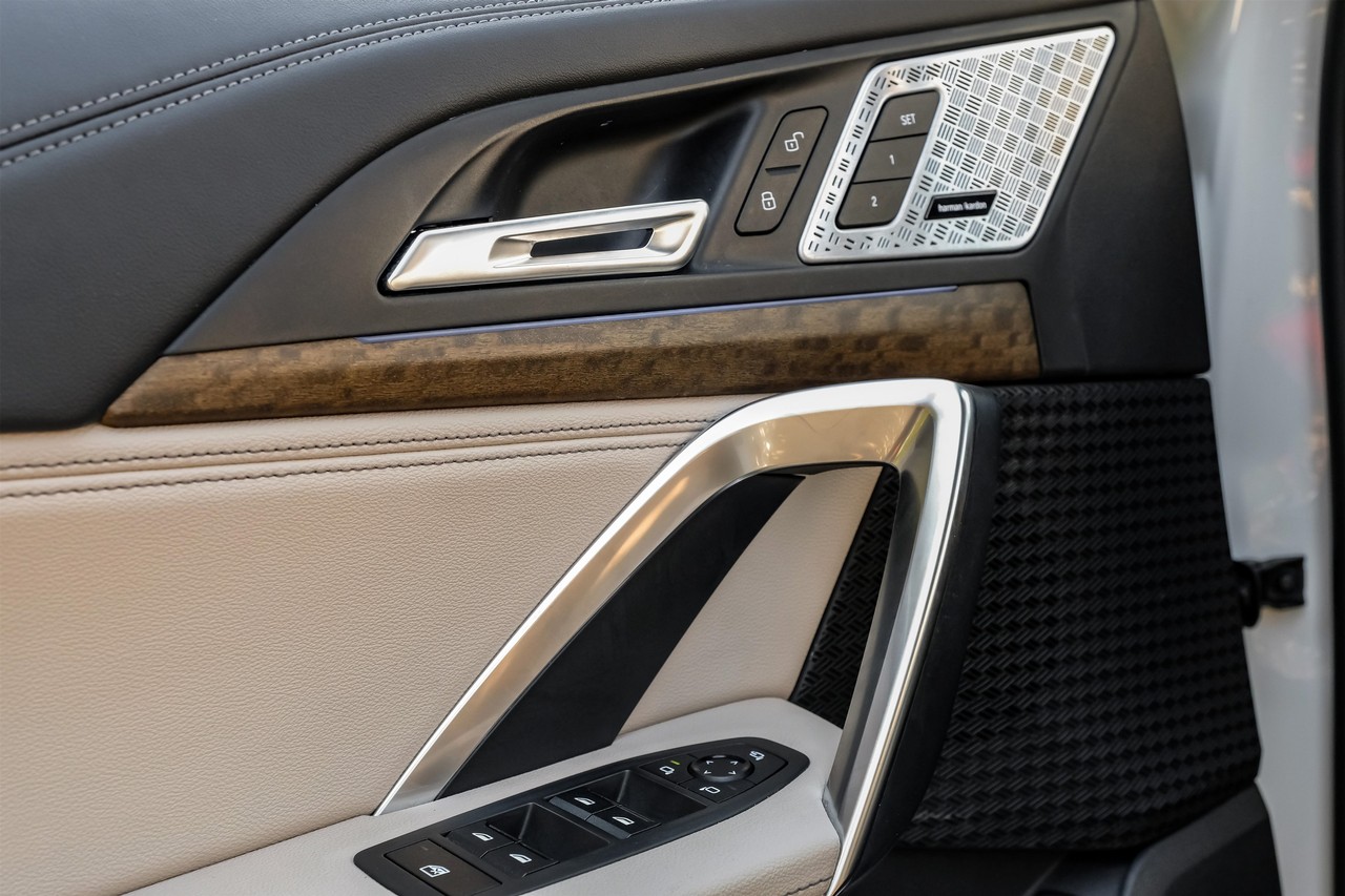 BMW X1 Vehicle Main Gallery Image 49