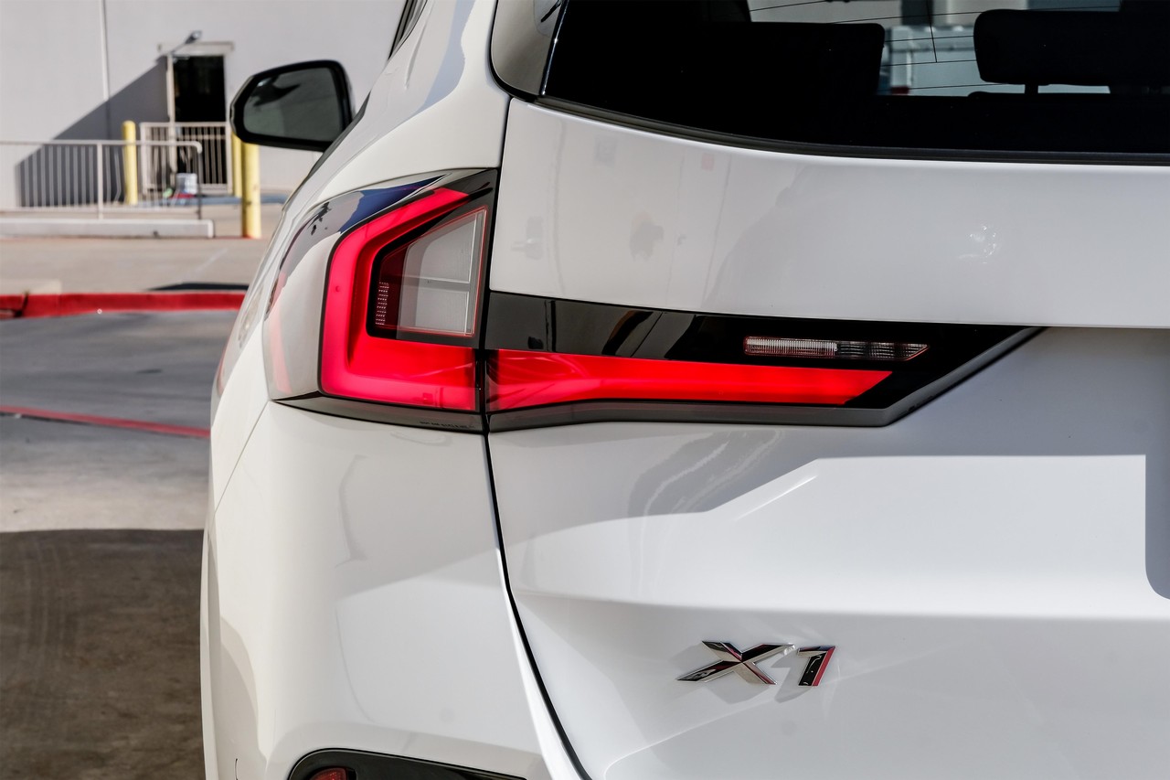 BMW X1 Vehicle Main Gallery Image 54