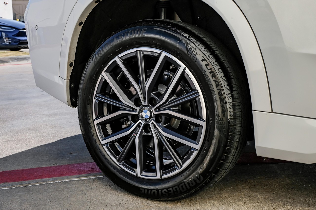 BMW X1 Vehicle Main Gallery Image 63