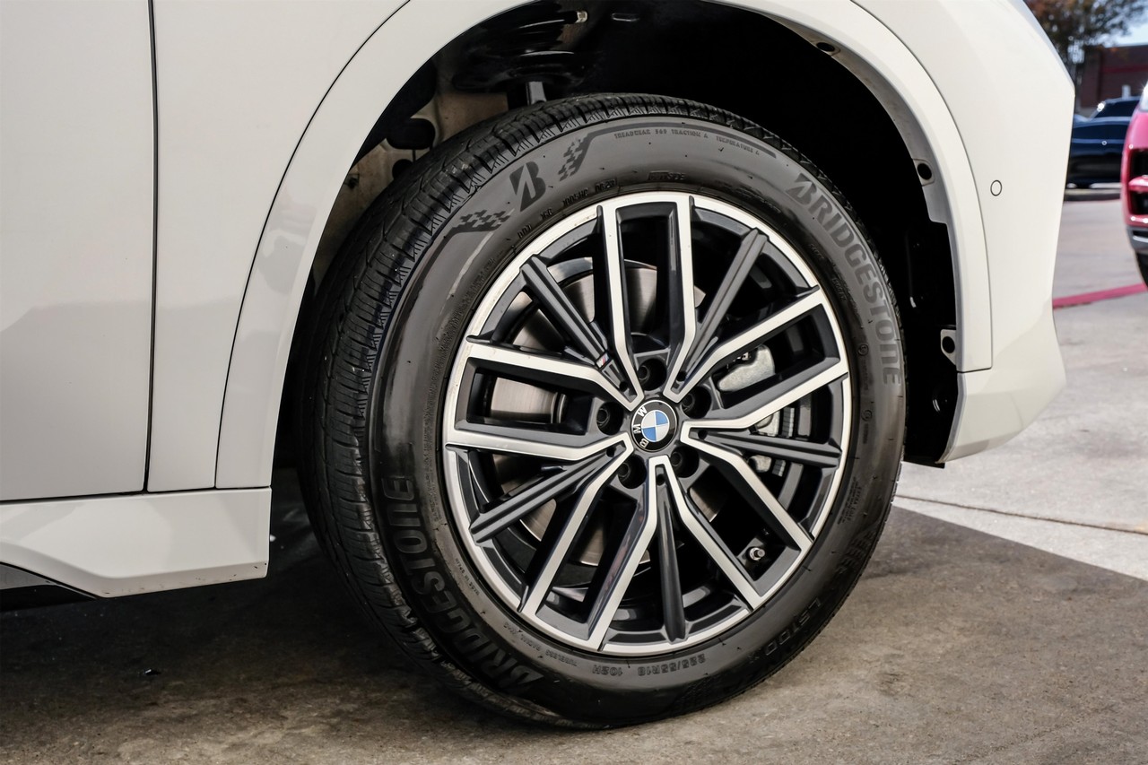 BMW X1 Vehicle Main Gallery Image 64