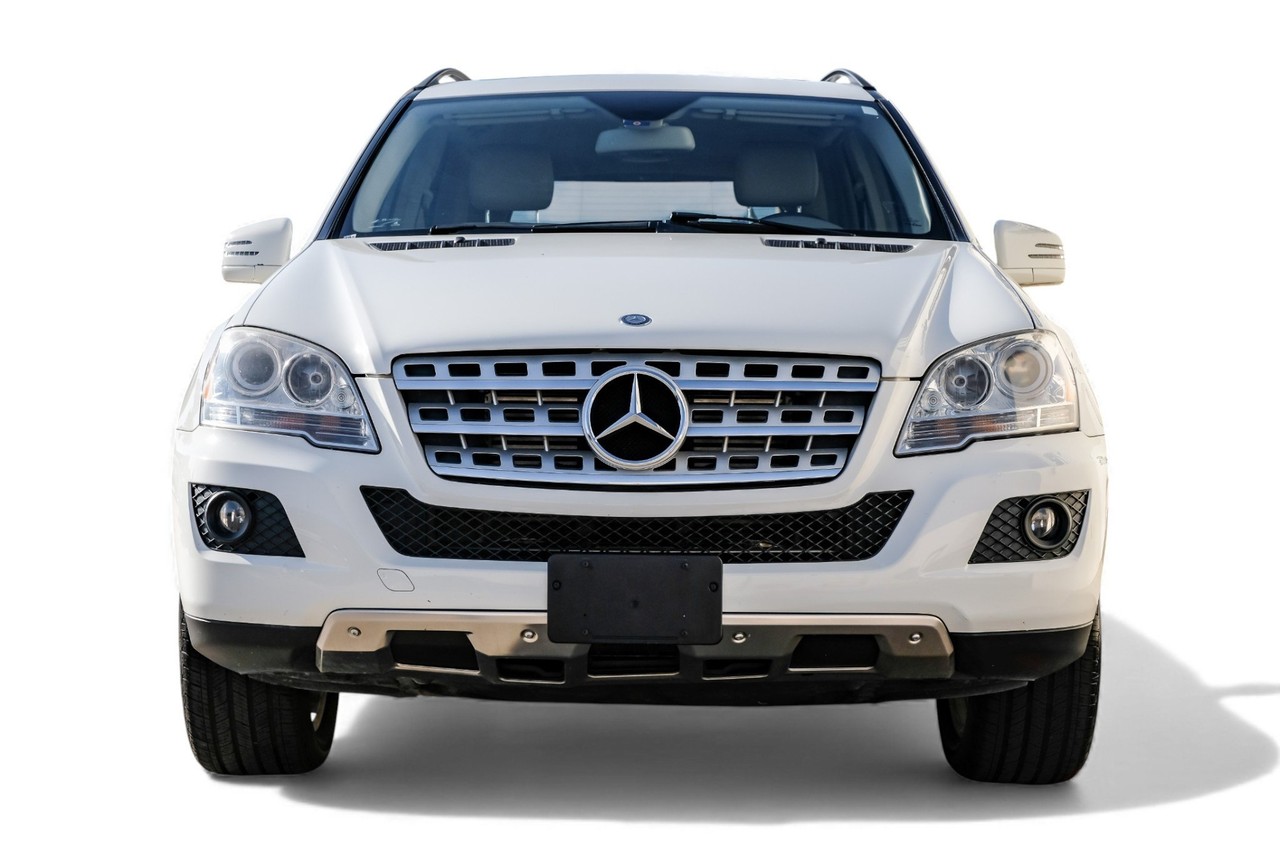 Mercedes-Benz M-Class Vehicle Main Gallery Image 06