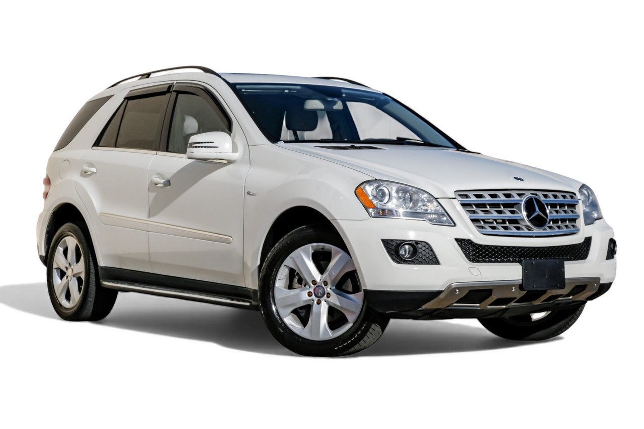 Mercedes-Benz M-Class Vehicle Main Gallery Image 07