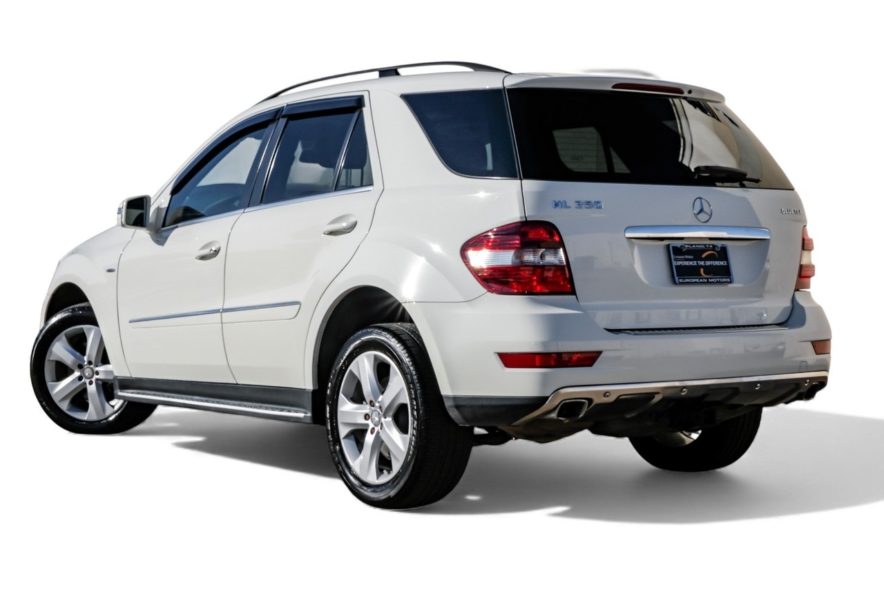 Mercedes-Benz M-Class Vehicle Main Gallery Image 11