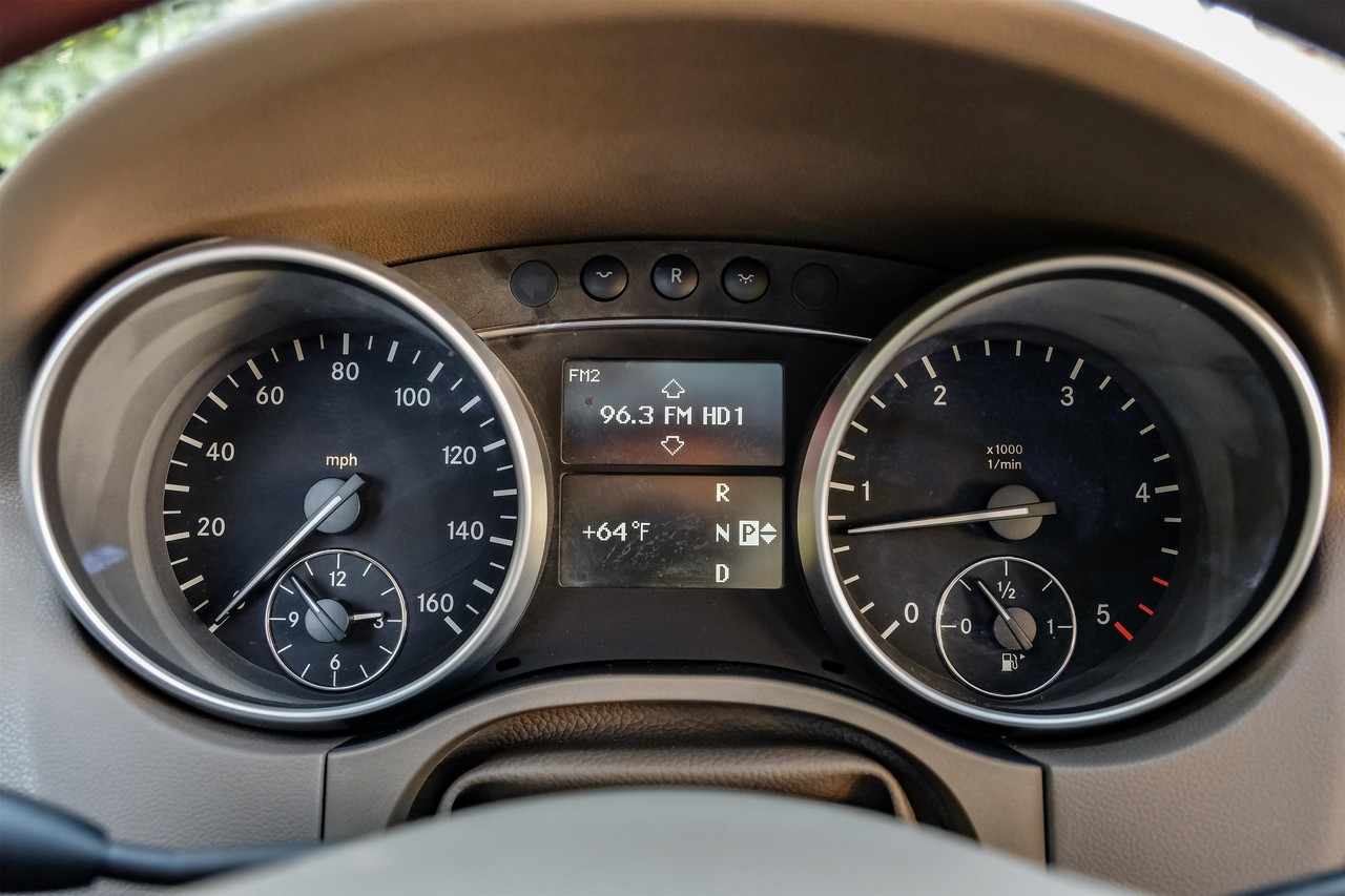 Mercedes-Benz M-Class Vehicle Main Gallery Image 20