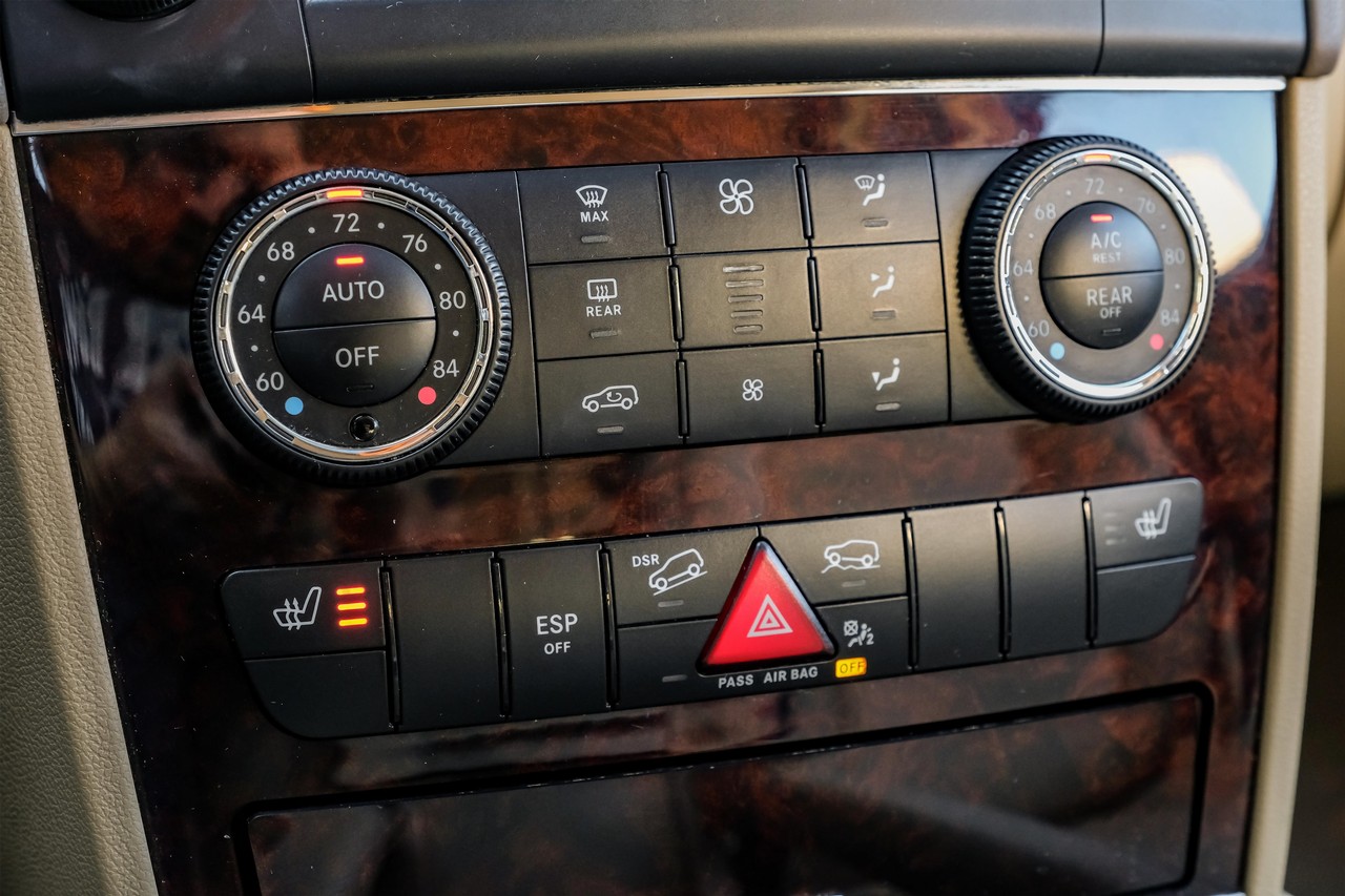 Mercedes-Benz M-Class Vehicle Main Gallery Image 28