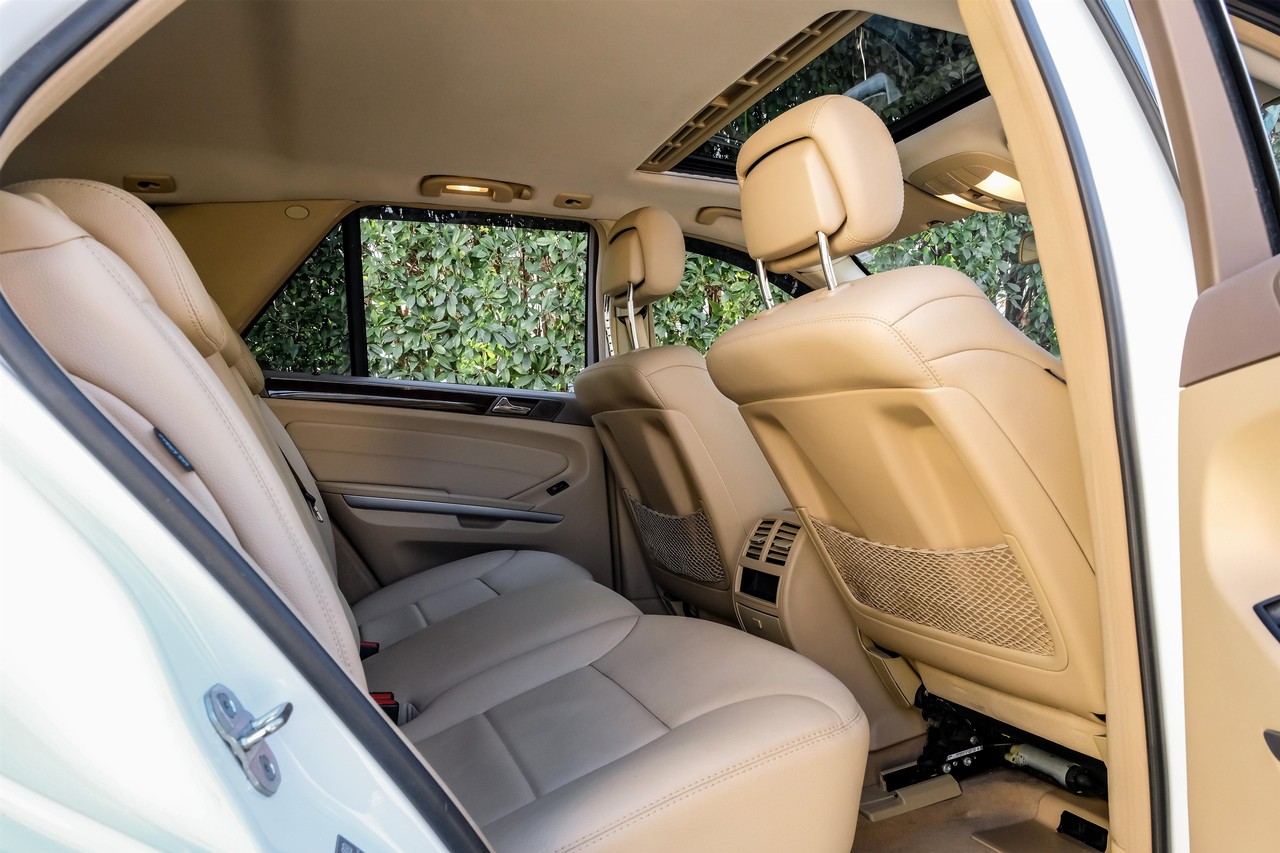 Mercedes-Benz M-Class Vehicle Main Gallery Image 38