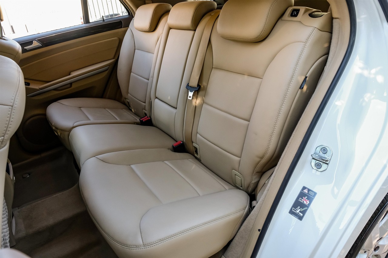 Mercedes-Benz M-Class Vehicle Main Gallery Image 40