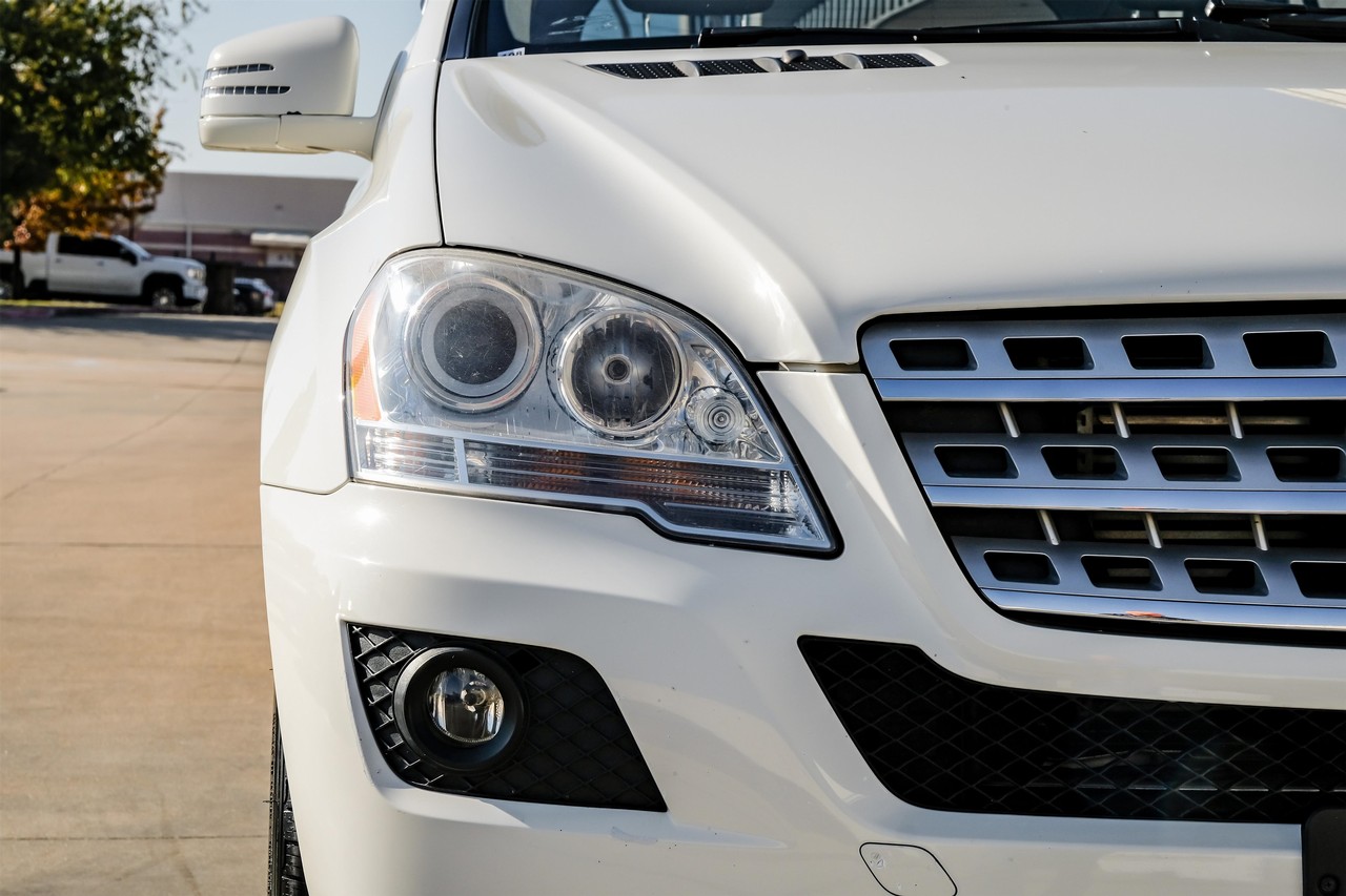 Mercedes-Benz M-Class Vehicle Main Gallery Image 48