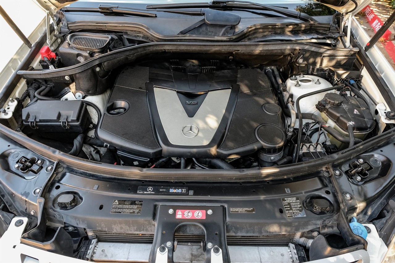 Mercedes-Benz M-Class Vehicle Main Gallery Image 51