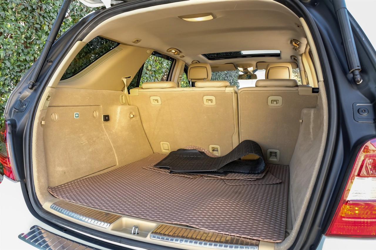 Mercedes-Benz M-Class Vehicle Main Gallery Image 53