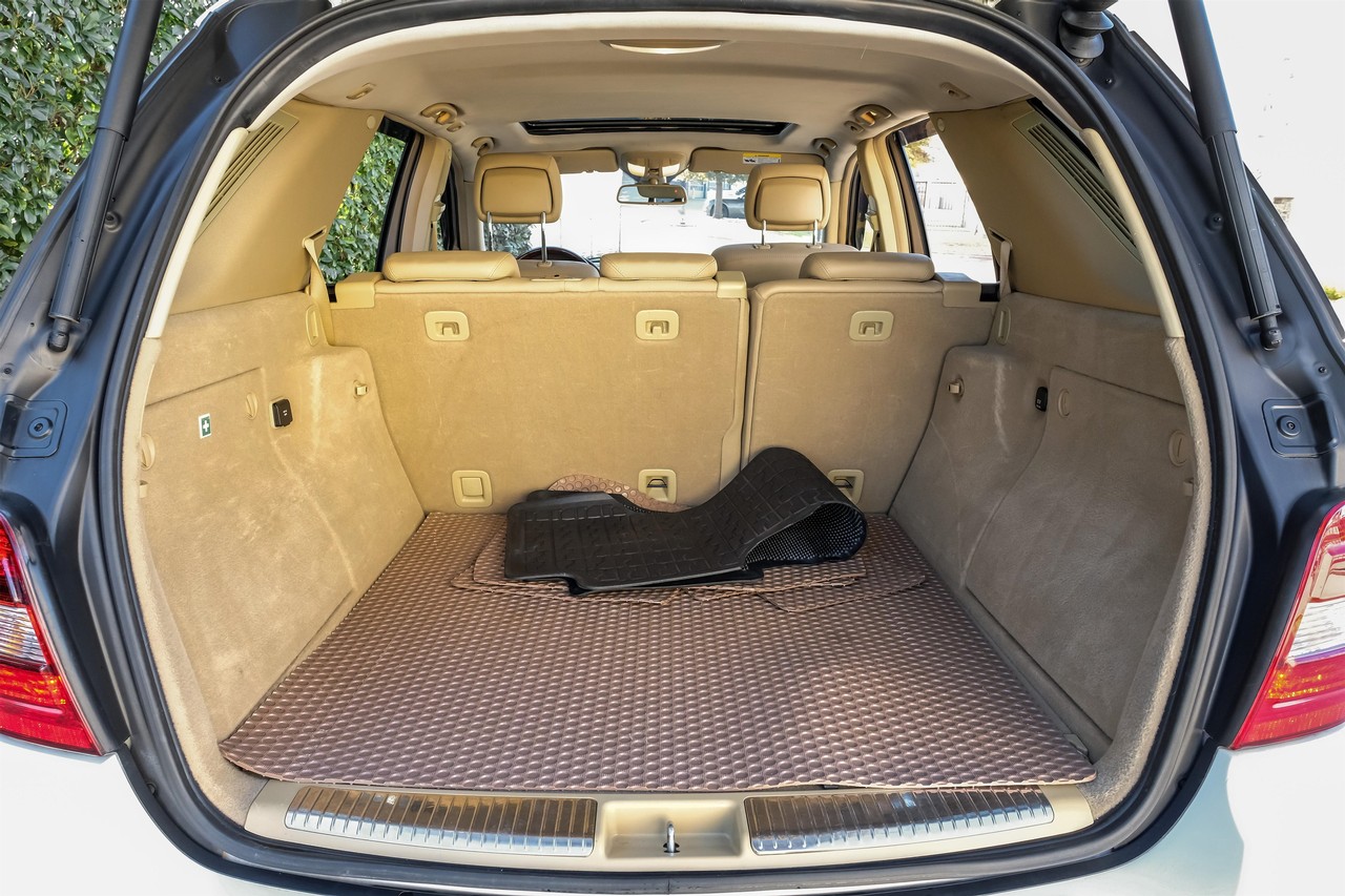 Mercedes-Benz M-Class Vehicle Main Gallery Image 54