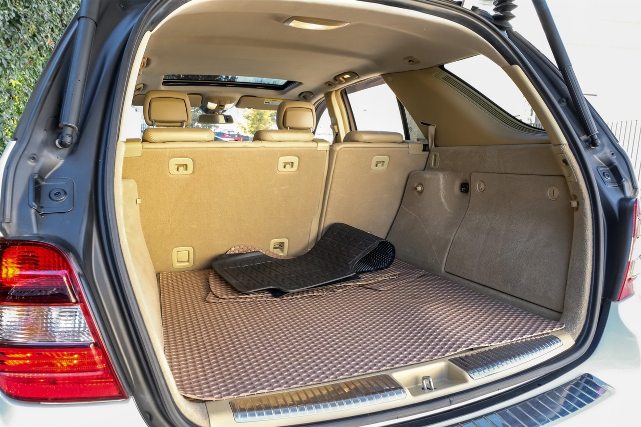 Mercedes-Benz M-Class Vehicle Main Gallery Image 55