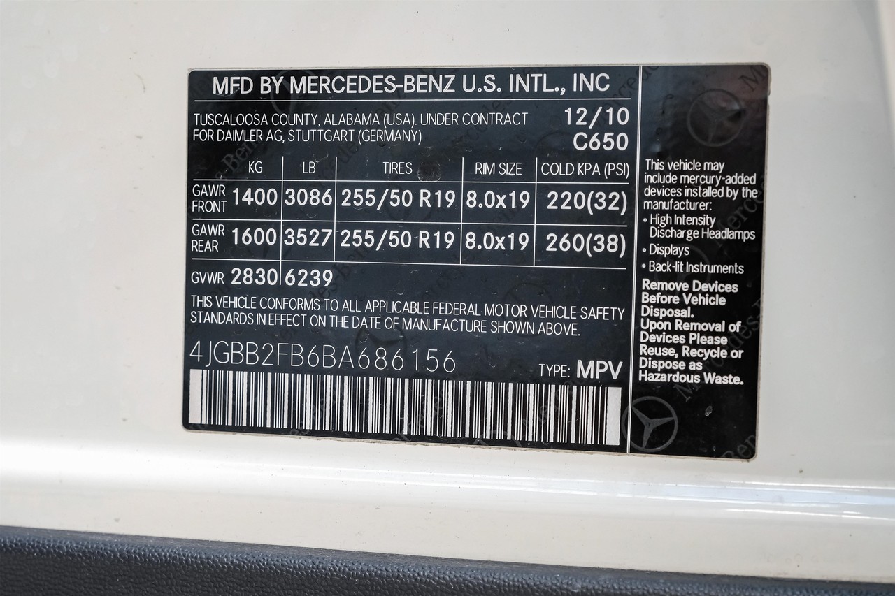 Mercedes-Benz M-Class Vehicle Main Gallery Image 61