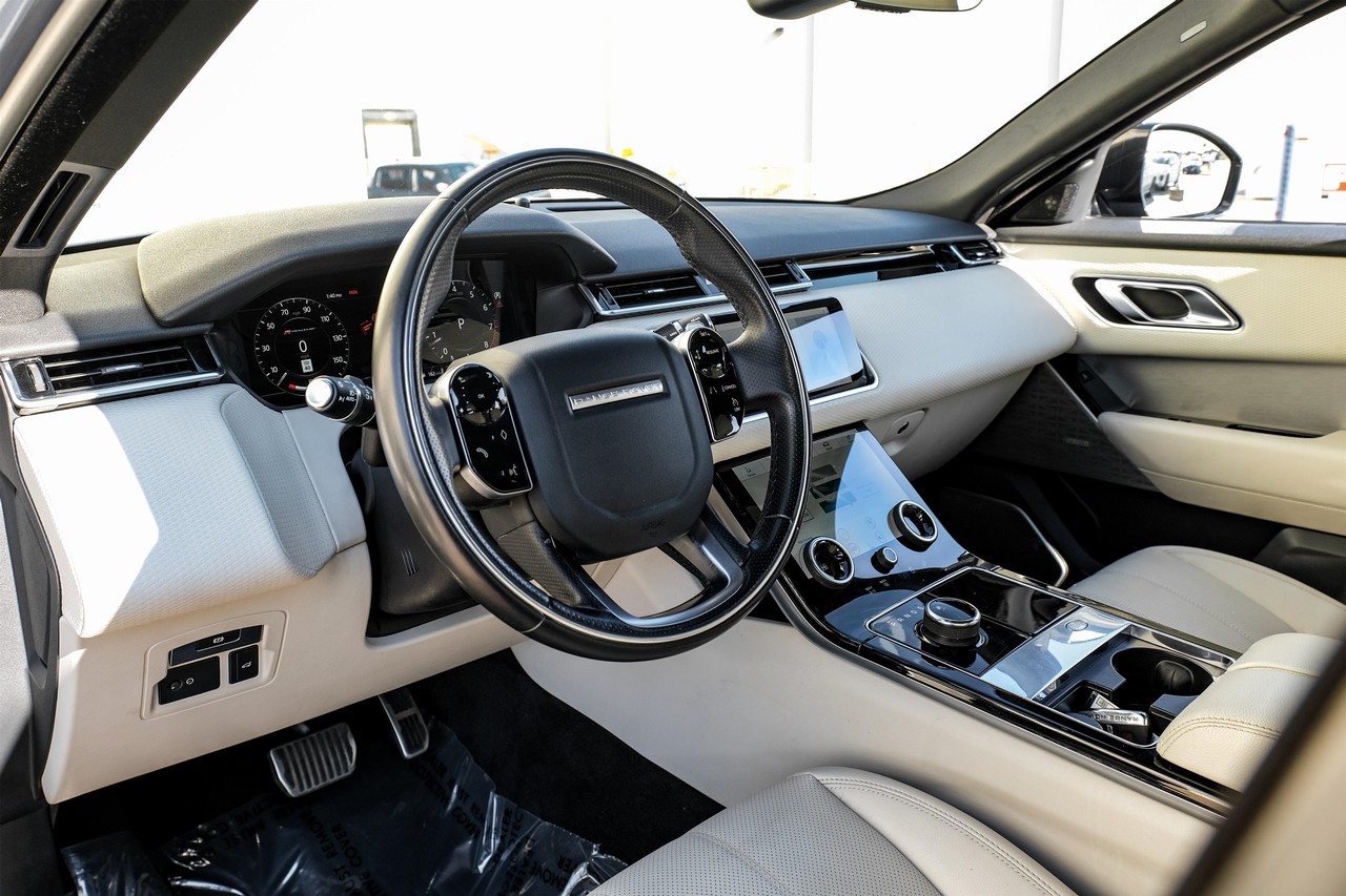 Land Rover Range Rover Velar Vehicle Main Gallery Image 03