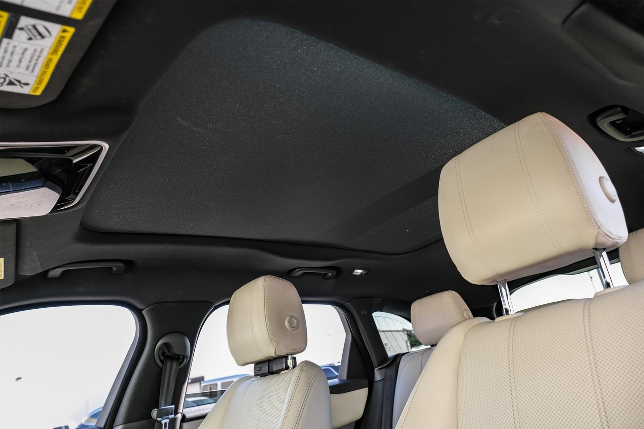 Land Rover Range Rover Velar Vehicle Main Gallery Image 05