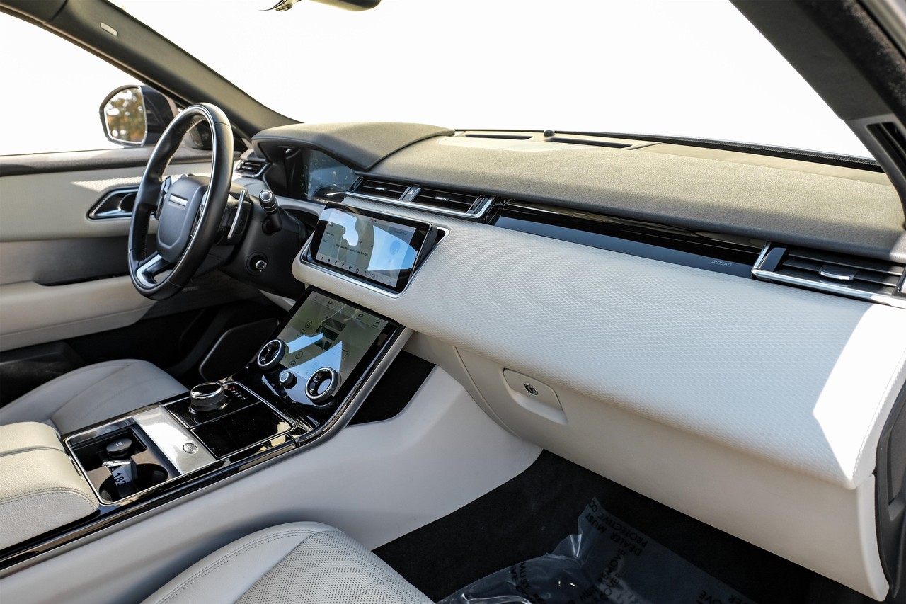 Land Rover Range Rover Velar Vehicle Main Gallery Image 13